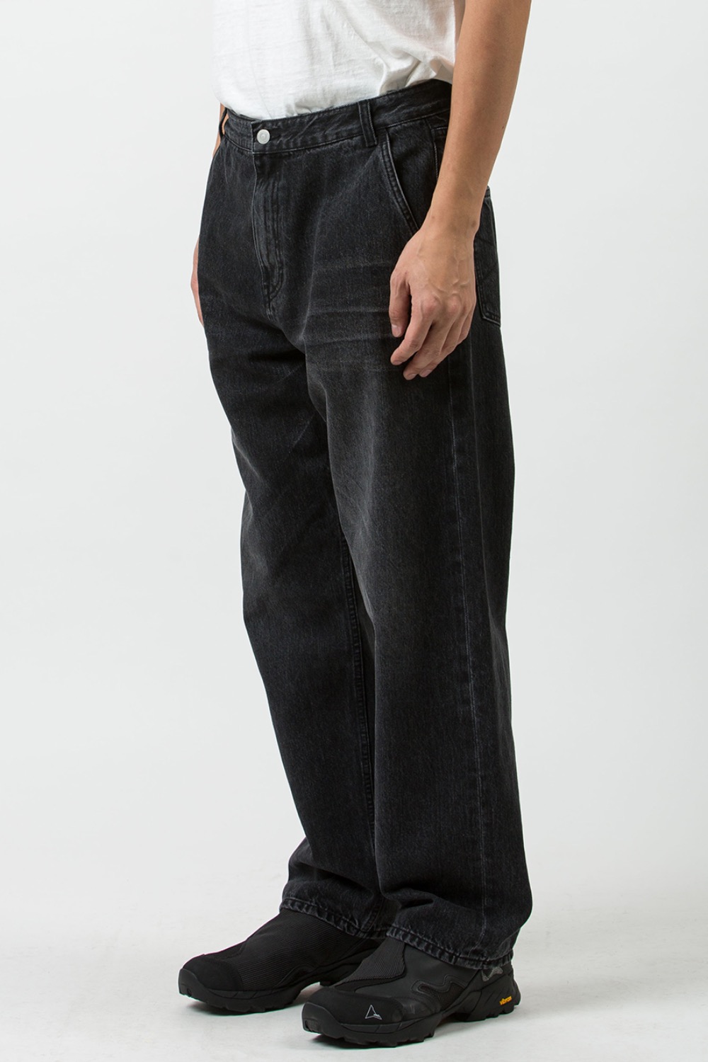 (23FW) ORGANIC COTTON RELAXED DENIM PANTS BLEACHED BLACK